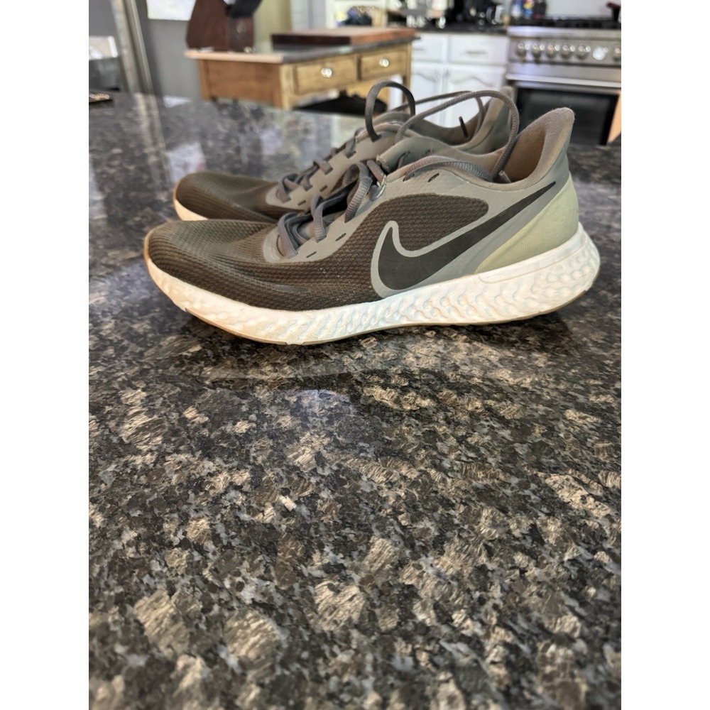 Nike Mens Revolution 5‎ BQ3204-005 Gray Running Shoes Sneakers Size 11